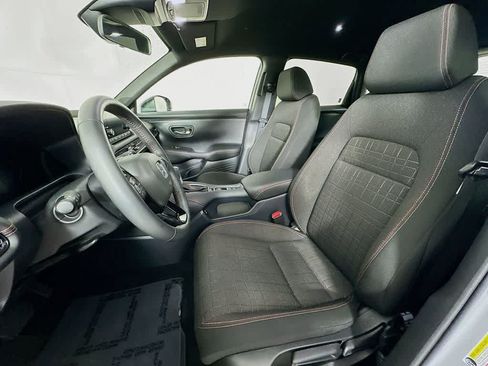 Used 2024 Honda HR-V Sport image 12