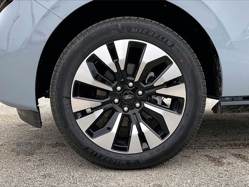 New 2026 Ford Expedition Max Platinum w/ Driver's Package image 10