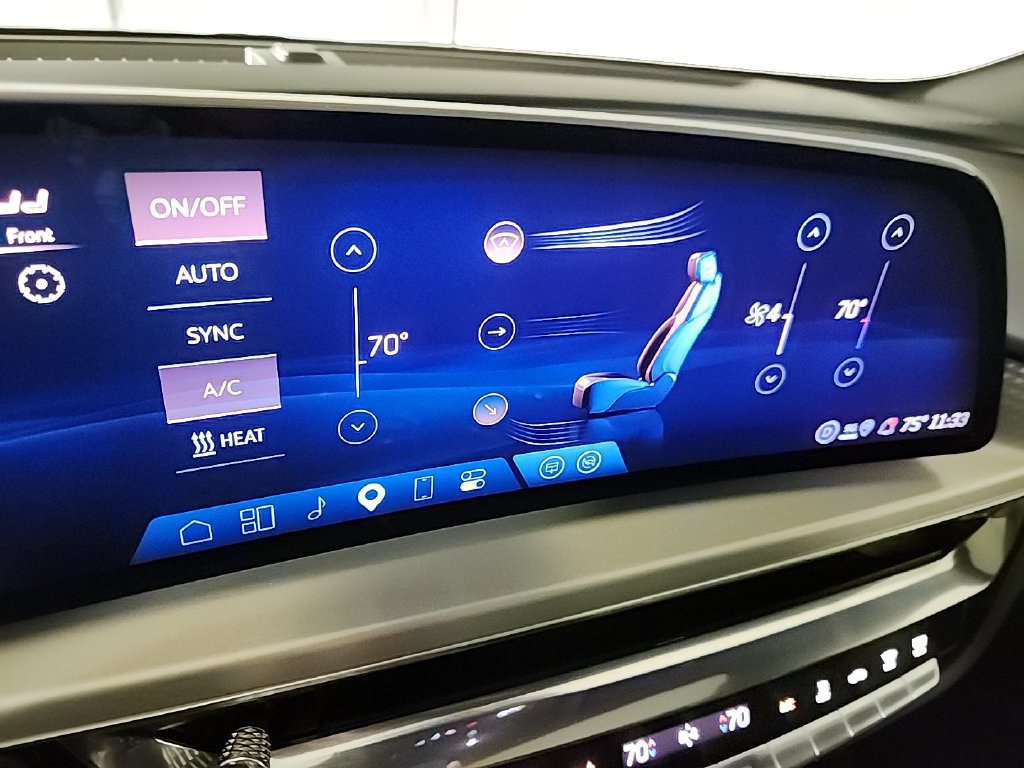 Used 2025 Cadillac Lyriq Luxury w/ LPO, Floor Liner Package AWD/4WD image 16