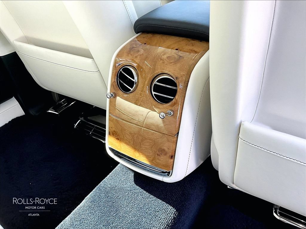 Certified 2026 Rolls-Royce Phantom Sedan RWD image 30