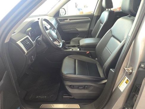 Used 2023 Volkswagen Atlas SE image 19
