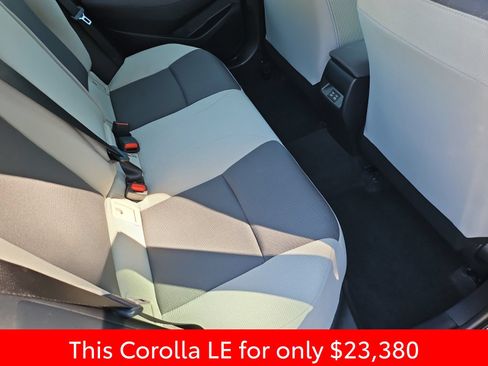 Used 2025 Toyota Corolla LE FWD image 32