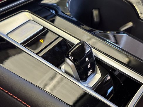 New 2025 Volkswagen Atlas Peak Edition SE image 22