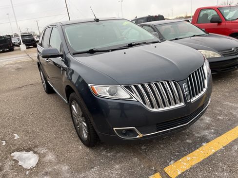 Used 2013 Lincoln MKX AWD image 22