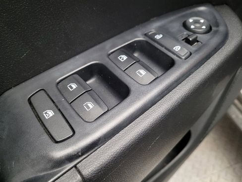 Used 2021 Hyundai Venue SEL FWD image 27