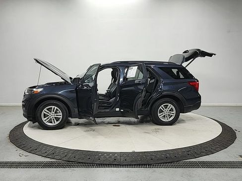 Used 2022 Ford Explorer XLT w/ Equipment Group 202A AWD/4WD image 12