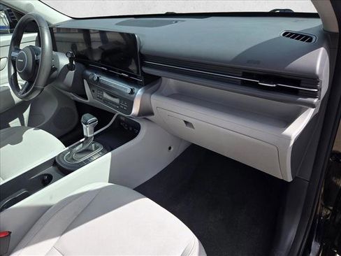 Used 2025 Hyundai Kona SEL image 19