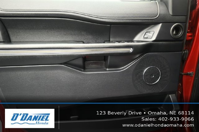 Used 2019 Ford Expedition XLT w/ Equipment Group 202A AWD/4WD image 23