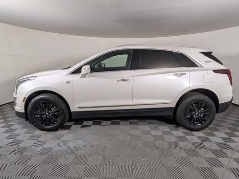 Used 2022 Cadillac XT5 Premium Luxury w/ Technology Package FWD image 2