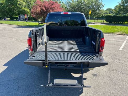 Used 2016 Ford F150 Lariat w/ Equipment Group 502A Luxury AWD/4WD image 32