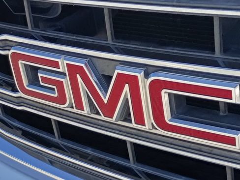 Used 2014 GMC Sierra 1500 SLT w/ SLT Crew Cab Value Package AWD/4WD image 18