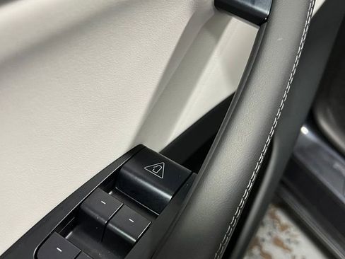 Used 2026 Tesla Model Y Long Range image 32