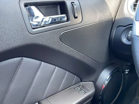 Used 2013 Ford Mustang GT Premium w/ Brembo Brake Pkg RWD image 8