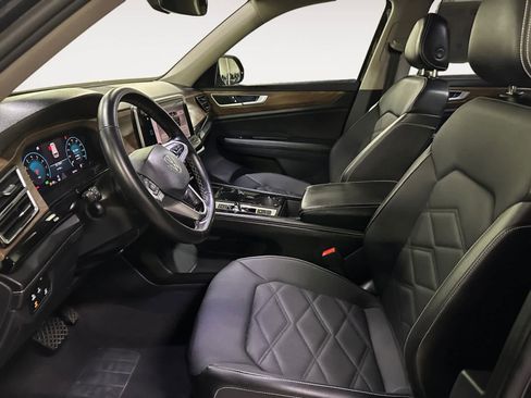 Used 2025 Volkswagen Atlas SE AWD/4WD image 15