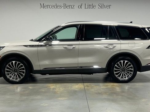 Used 2022 Lincoln Aviator Reserve w/ Elements Package Plus image 2