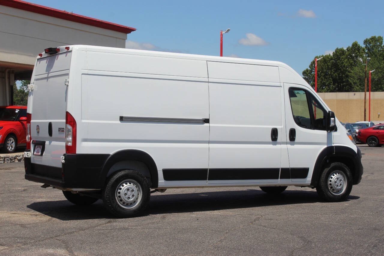 Used 2025 RAM ProMaster 2500 w/ Convenience Group FWD image 3