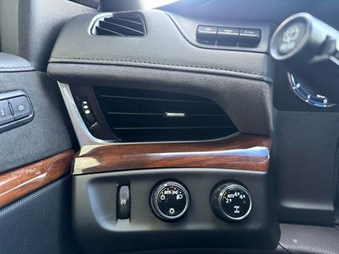 Used 2019 Cadillac Escalade Luxury image 18