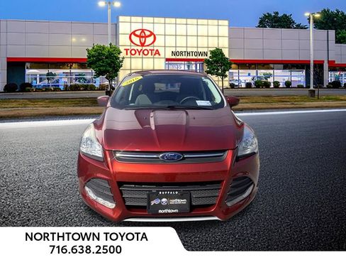 Used 2016 Ford Escape SE FWD image 1