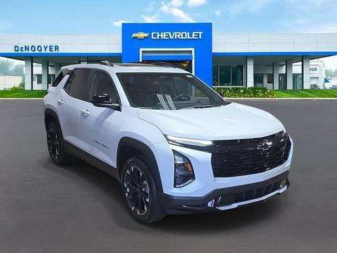 New 2027 Chevrolet Equinox RS w/ LPO, Floor Liner Package AWD/4WD image 4