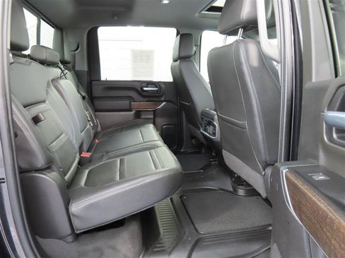 Used 2023 GMC Sierra 2500 Denali w/ Denali Black Diamond Edition AWD/4WD image 29