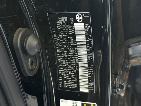 Used 2025 Toyota Corolla LE image 26