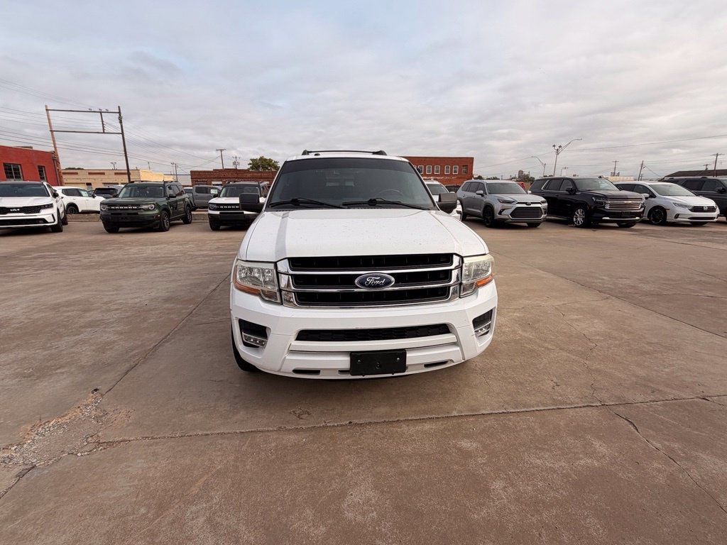 Used 2016 Ford Expedition XLT w/ Equipment Group 202A RWD image 11