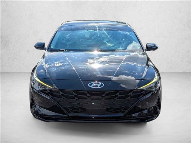 Used 2022 Hyundai Elantra SEL w/ Convenience Package FWD image 2