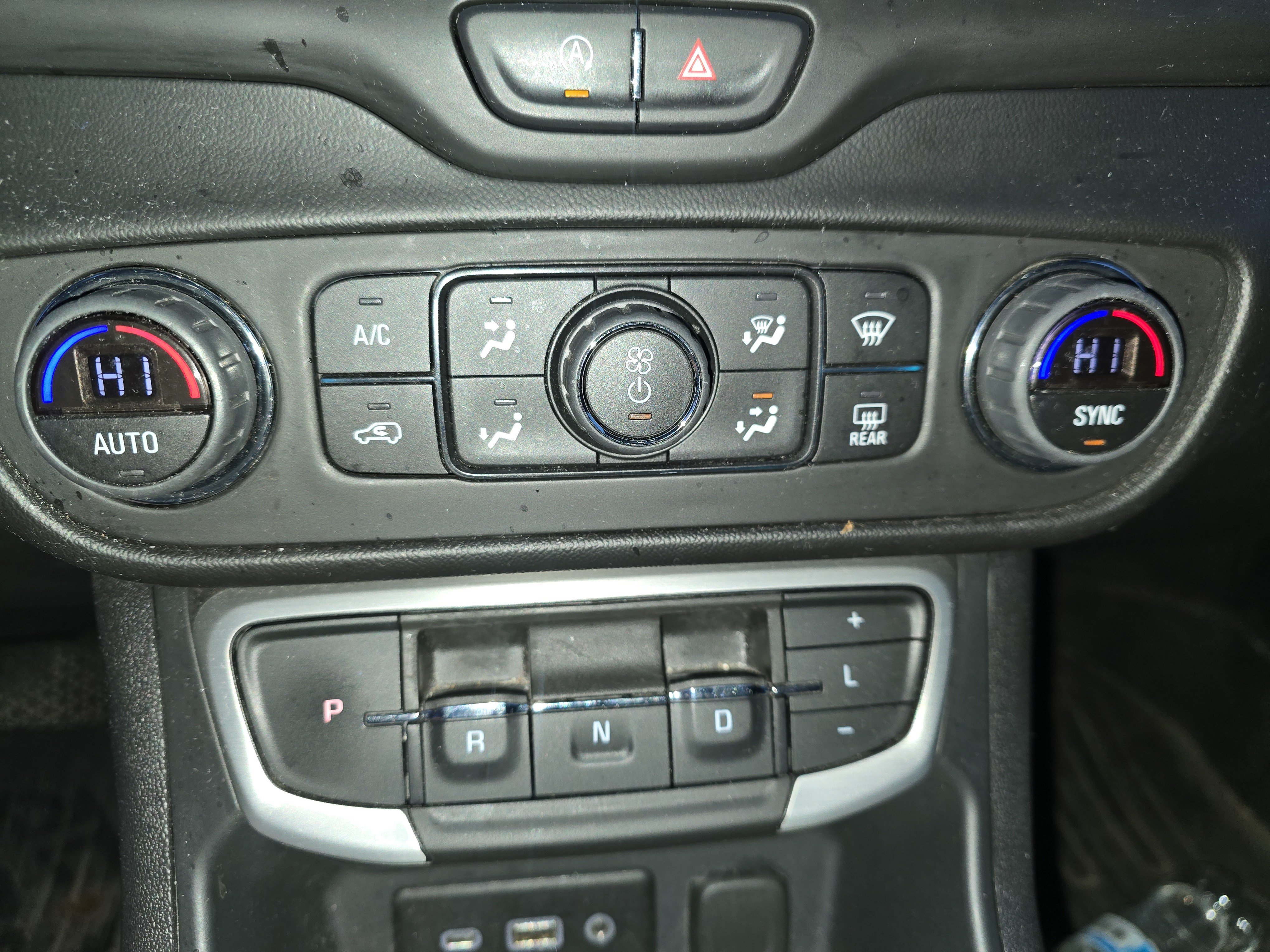 Used 2023 GMC Terrain SLE w/ Driver Convenience Package AWD/4WD image 26