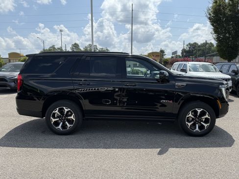 Used 2026 GMC Yukon AT4 w/ AT4 Premium Package AWD/4WD image 11