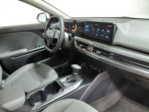 Used 2025 Kia K4 FWD image 28