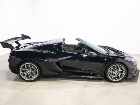 Used 2026 Chevrolet Corvette ZR1 w/ ZR1 Carbon Fiber Aero Package image 74