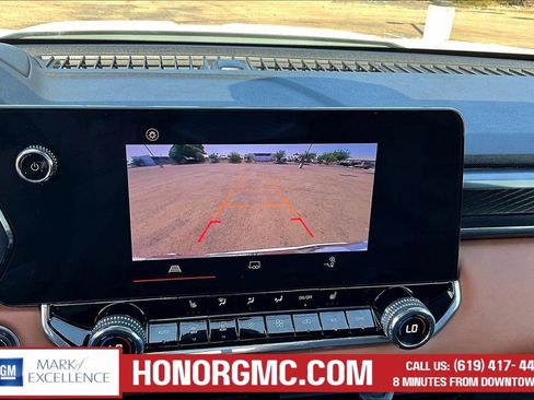 Used 2024 GMC Canyon AT4 AWD/4WD image 14