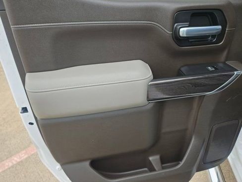 Used 2021 Chevrolet Silverado 1500 LTZ AWD/4WD image 12