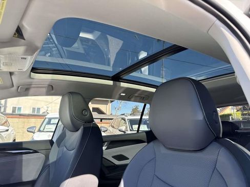 New 2026 Volkswagen Tiguan SE image 14