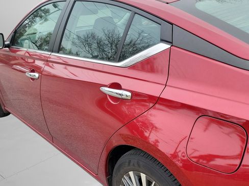 Used 2024 Nissan Altima 2.5 SV image 27