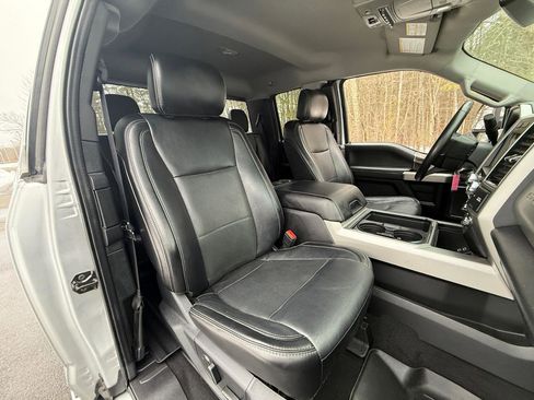 Used 2019 Ford F250 Lariat w/ Chrome Package image 30