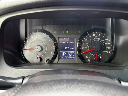 Used 2015 Toyota Sienna LE FWD image 27