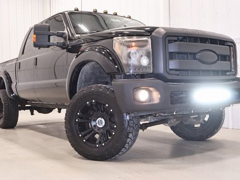 Used 2016 Ford F350 Lariat image 44