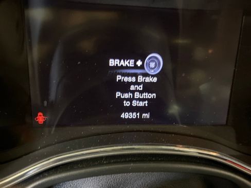 Used 2021 Jeep Grand Cherokee Trailhawk w/ Trailhawk Luxury Group AWD/4WD image 12