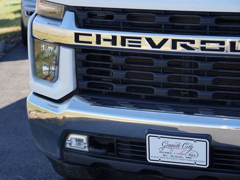 Used 2021 Chevrolet Silverado 2500 LT w/ Convenience Package image 9