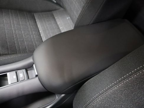 New 2026 Honda HR-V LX image 28