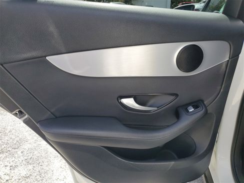 Used 2019 Mercedes-Benz GLC 300 w/ Premium Package image 10