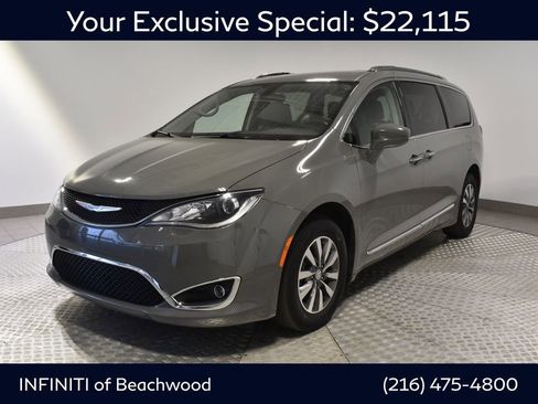 Used 2020 Chrysler Pacifica Touring-L Plus image 1