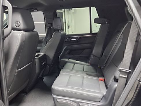 Used 2025 Chevrolet Tahoe Z71 AWD/4WD image 6