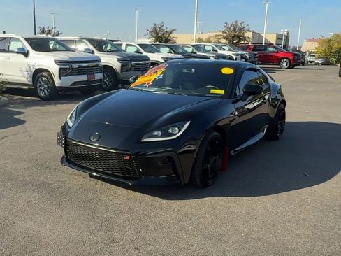 Used 2023 Toyota GR86 image 2