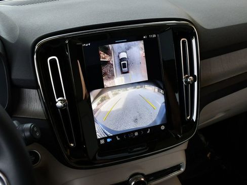 Used 2025 Volvo XC40 B5 Ultra image 50