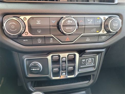 Used 2026 Jeep Gladiator Sport image 26