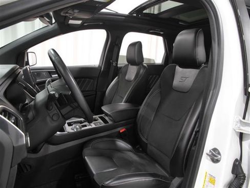 Used 2023 Ford Edge ST w/ Equipment Group 401A AWD/4WD image 4