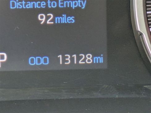 Used 2022 Toyota RAV4 LE image 21
