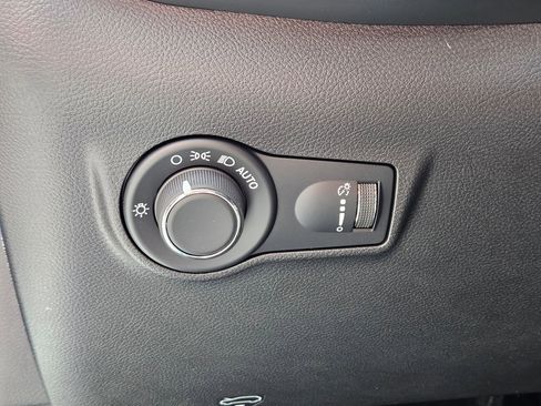 Used 2025 Jeep Compass Sport AWD/4WD image 20